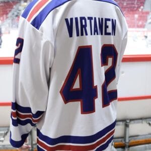 Juhlapaita Antti Virtanen #42